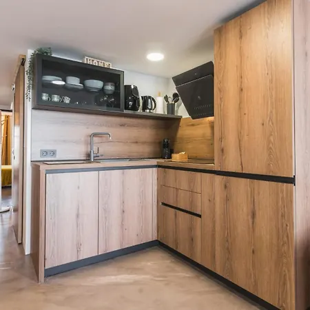 Paradise Corner Apartment *